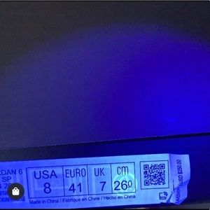 “LEGIT CHECK” UV AUTHENTICATION SNEAKER  LIGHT!